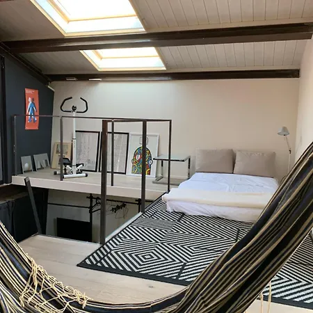 Pensión In Loft In 3*